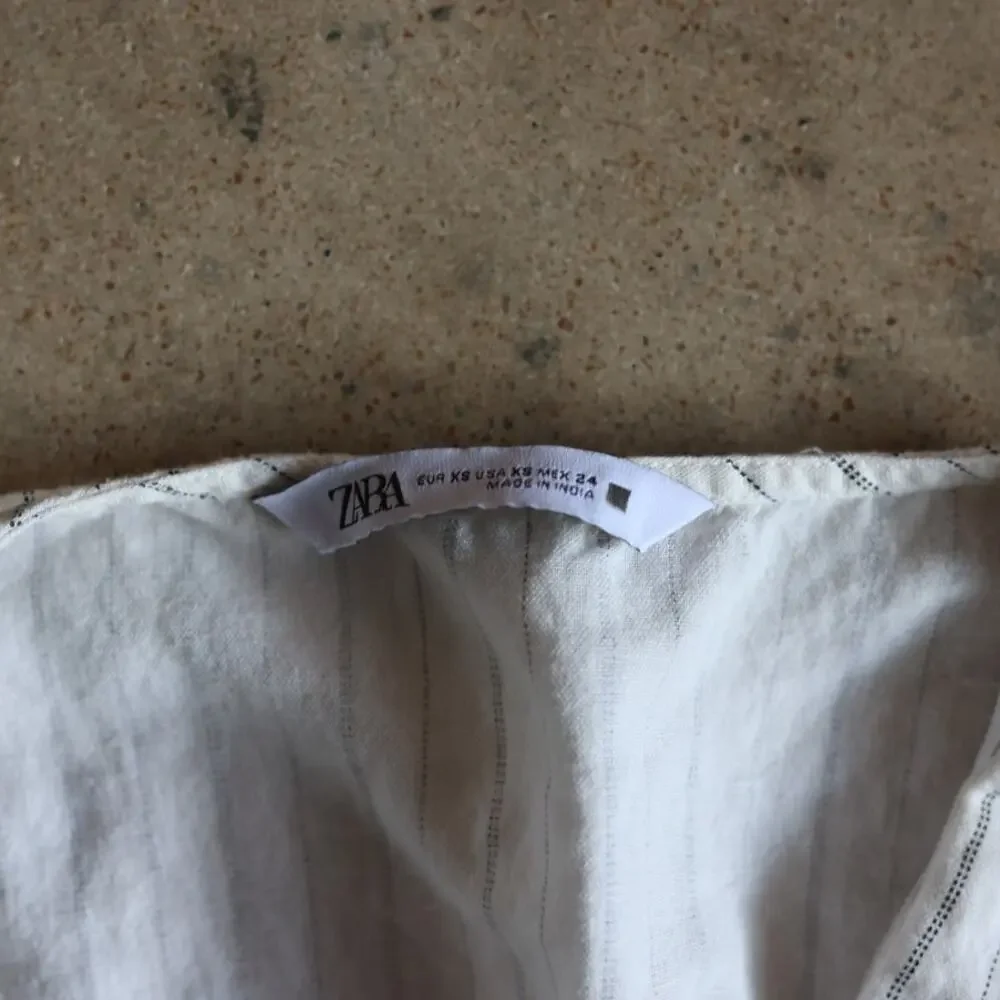 Zara White Pinstripe Smocked Crop Top XS Cottagecore Peasant Sleeve Blouse